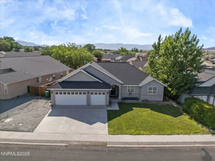 1103 Dixie, Fernley, Nevada 89408, 3 Bedrooms Bedrooms, ,2 BathroomsBathrooms,Residential,Residential,Dixie,250052232