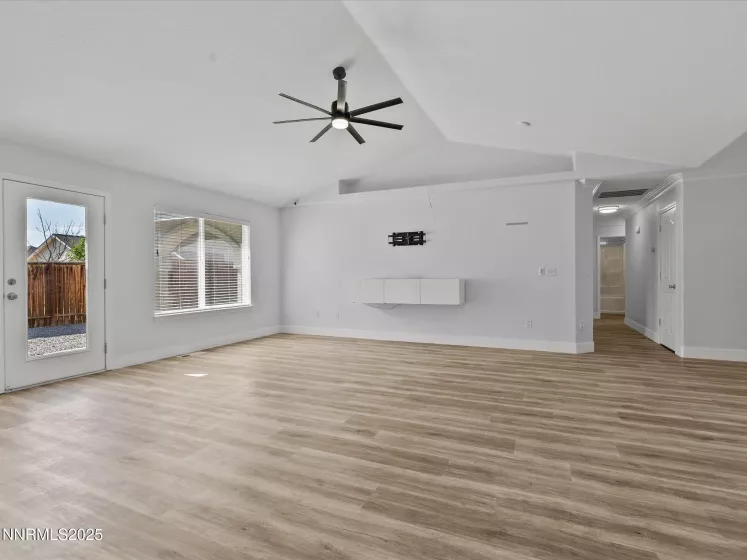 1103 Dixie, Fernley, Nevada 89408, 3 Bedrooms Bedrooms, ,2 BathroomsBathrooms,Residential,Residential,Dixie,250052232