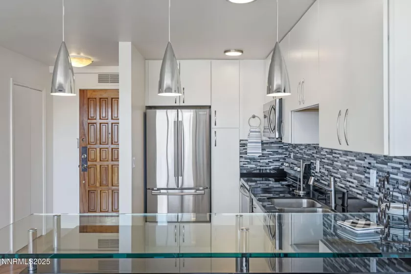 100 Arlington, Reno, Nevada 89501, 1 Bedroom Bedrooms, ,2 BathroomsBathrooms,Residential,Residential,Arlington,250052234