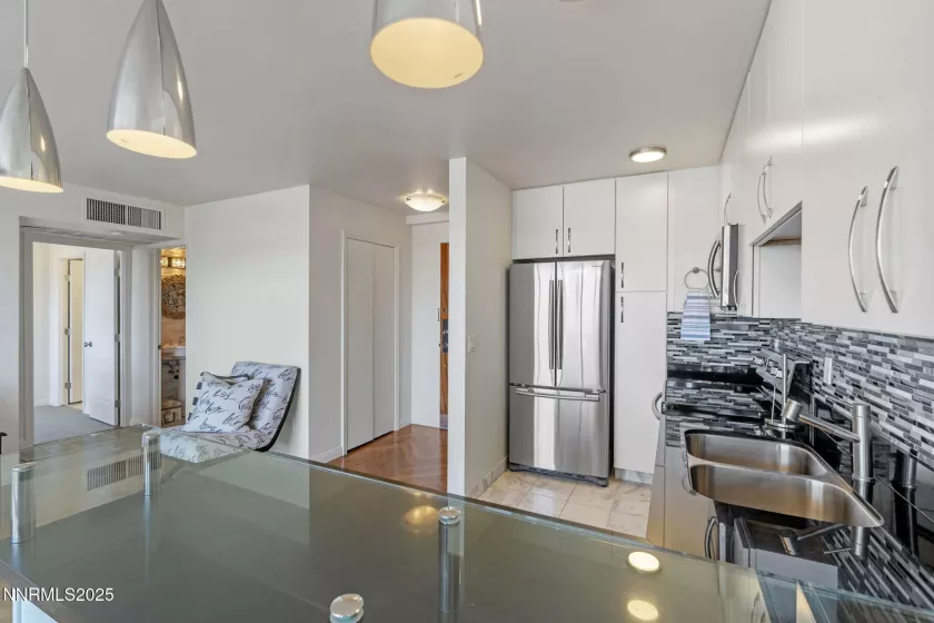 100 Arlington, Reno, Nevada 89501, 1 Bedroom Bedrooms, ,2 BathroomsBathrooms,Residential,Residential,Arlington,250052234