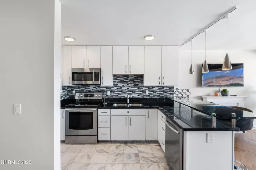 100 Arlington, Reno, Nevada 89501, 1 Bedroom Bedrooms, ,2 BathroomsBathrooms,Residential,Residential,Arlington,250052234