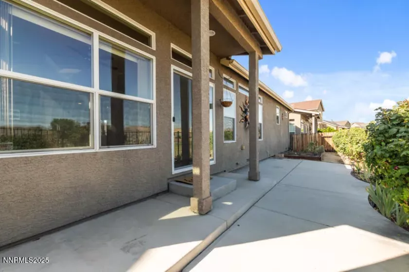 989 Peach Blossom, Sparks, Nevada 89436, 2 Bedrooms Bedrooms, ,2 BathroomsBathrooms,Residential,Residential,Peach Blossom,250052238