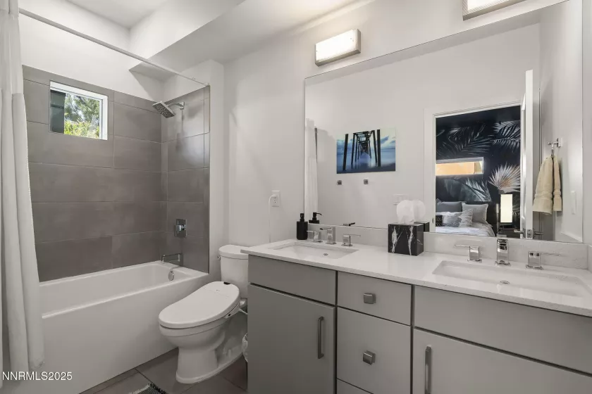 1402 Tonopah, Reno, Nevada 89509, 2 Bedrooms Bedrooms, ,2 BathroomsBathrooms,Residential,Residential,Tonopah,250052240