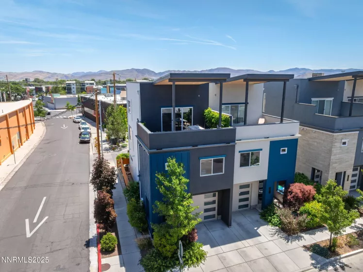 1402 Tonopah, Reno, Nevada 89509, 2 Bedrooms Bedrooms, ,2 BathroomsBathrooms,Residential,Residential,Tonopah,250052240