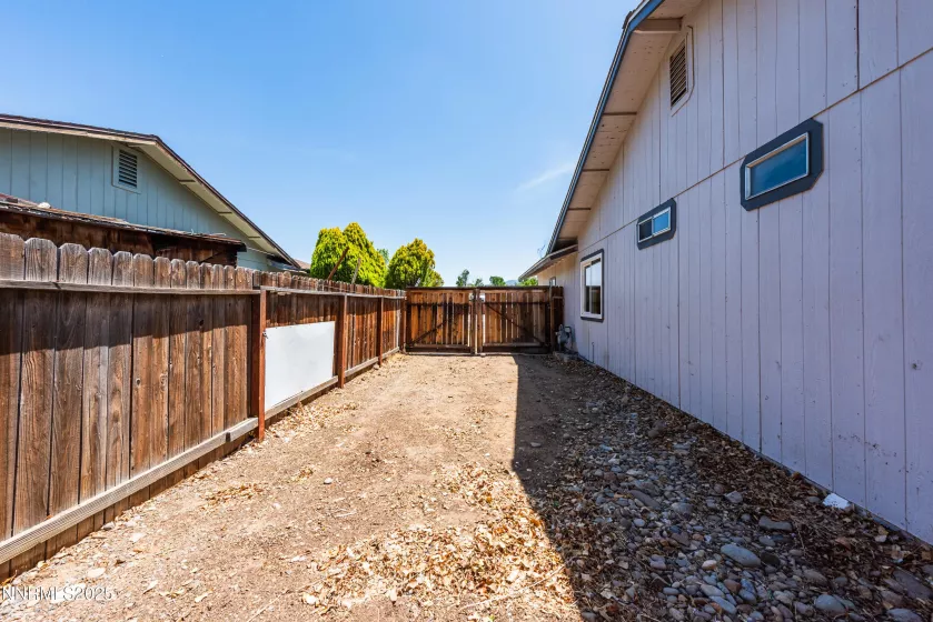 1400 Leonard, Gardnerville, Nevada 89460, 3 Bedrooms Bedrooms, ,2 BathroomsBathrooms,Residential,Residential,Leonard,250052241
