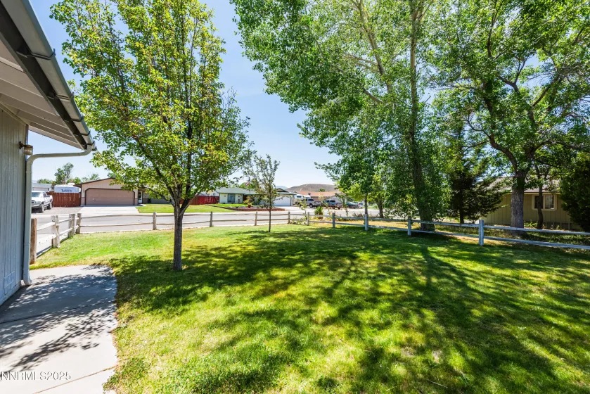 1400 Leonard, Gardnerville, Nevada 89460, 3 Bedrooms Bedrooms, ,2 BathroomsBathrooms,Residential,Residential,Leonard,250052241