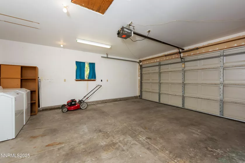 1400 Leonard, Gardnerville, Nevada 89460, 3 Bedrooms Bedrooms, ,2 BathroomsBathrooms,Residential,Residential,Leonard,250052241