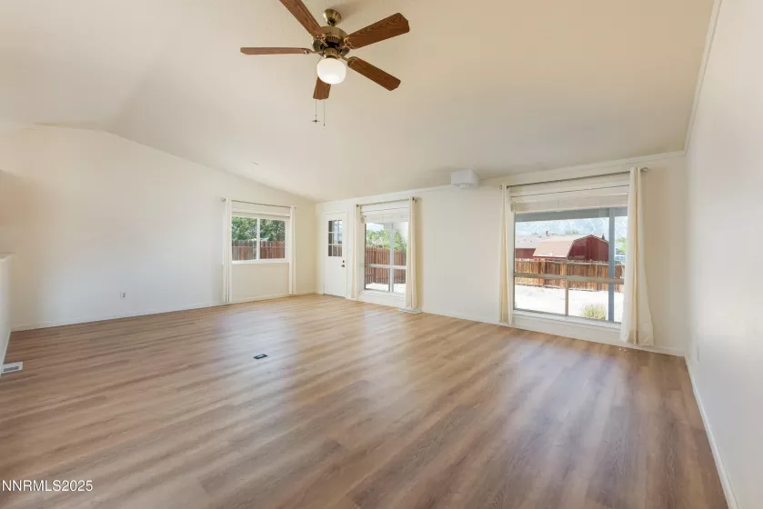 1400 Leonard, Gardnerville, Nevada 89460, 3 Bedrooms Bedrooms, ,2 BathroomsBathrooms,Residential,Residential,Leonard,250052241