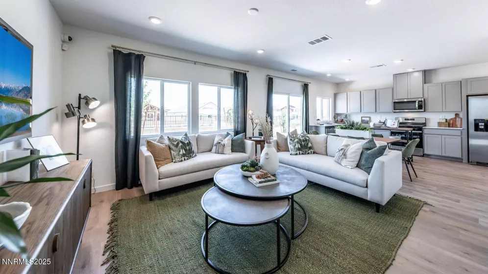 1755 Biotite, Sparks, Nevada 89436, 4 Bedrooms Bedrooms, ,3 BathroomsBathrooms,Residential,Residential,Biotite,250052247