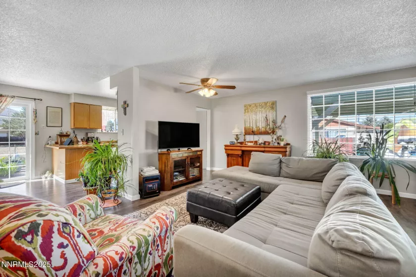 3830 Petrel, Reno, Nevada 89508, 3 Bedrooms Bedrooms, ,2 BathroomsBathrooms,Residential,Residential,Petrel,250052250