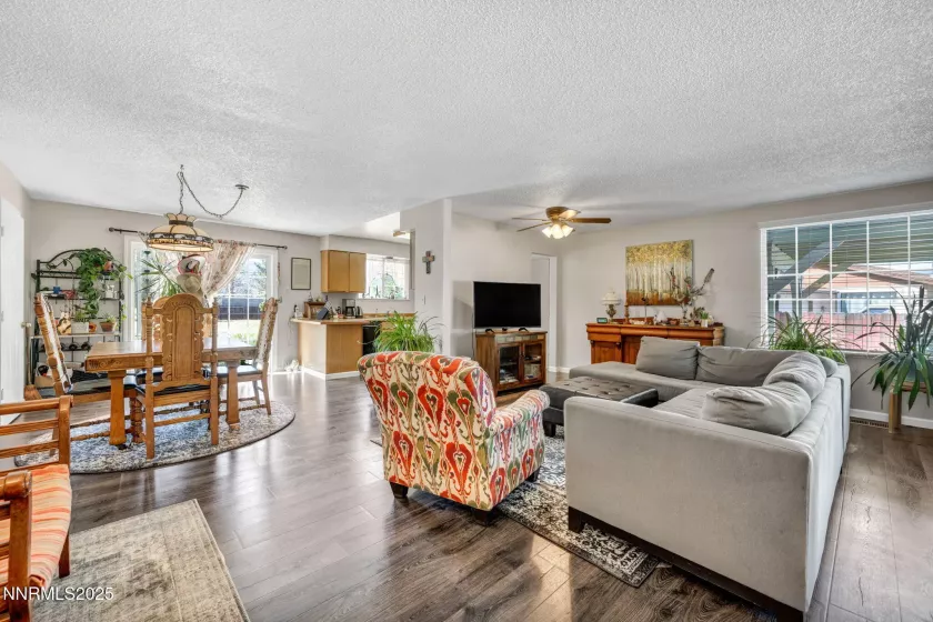 3830 Petrel, Reno, Nevada 89508, 3 Bedrooms Bedrooms, ,2 BathroomsBathrooms,Residential,Residential,Petrel,250052250