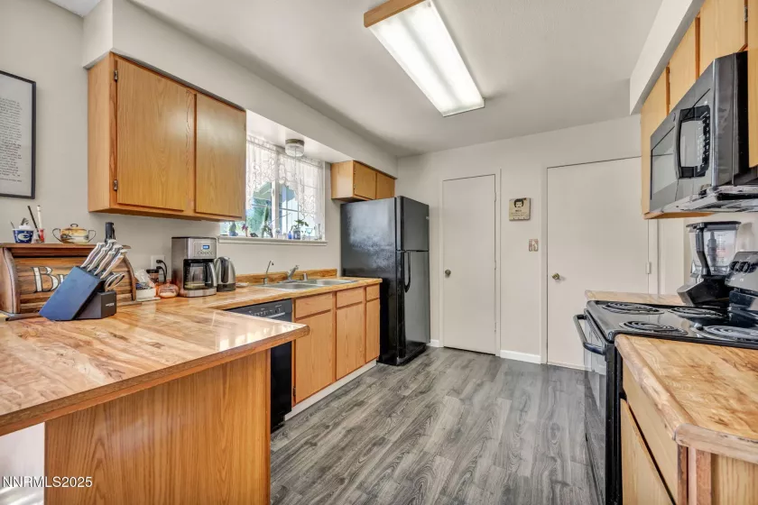 3830 Petrel, Reno, Nevada 89508, 3 Bedrooms Bedrooms, ,2 BathroomsBathrooms,Residential,Residential,Petrel,250052250