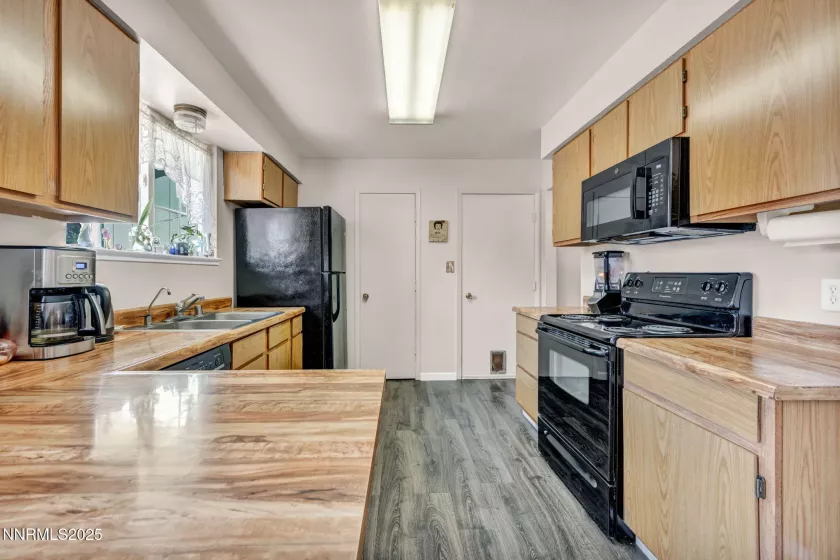 3830 Petrel, Reno, Nevada 89508, 3 Bedrooms Bedrooms, ,2 BathroomsBathrooms,Residential,Residential,Petrel,250052250
