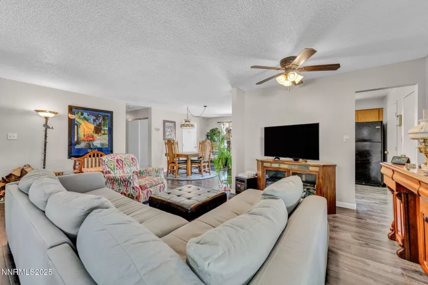 3830 Petrel, Reno, Nevada 89508, 3 Bedrooms Bedrooms, ,2 BathroomsBathrooms,Residential,Residential,Petrel,250052250