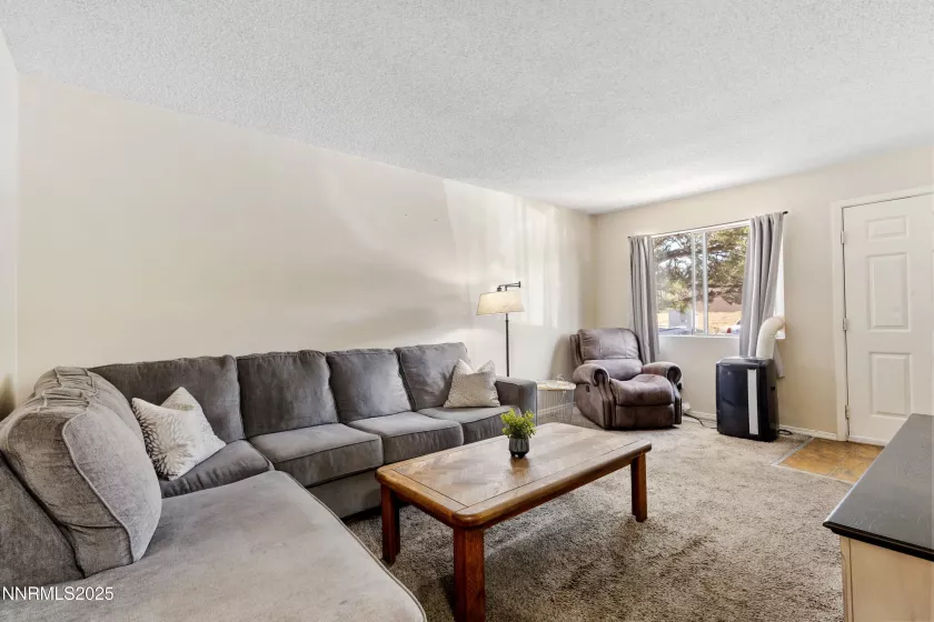 1414 9th, Reno, Nevada 89512, 2 Bedrooms Bedrooms, ,3 BathroomsBathrooms,Residential,Residential,9th,250052254