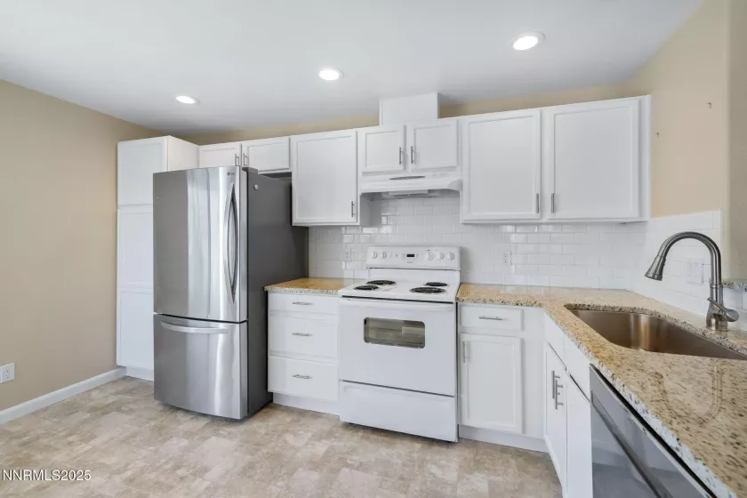 6771 Sonterra, Reno, Nevada 89523, 3 Bedrooms Bedrooms, ,2 BathroomsBathrooms,Residential,Residential,Sonterra,250052256
