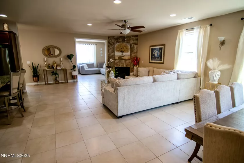 788 Sweet Briar, Sparks, Nevada 89436, 3 Bedrooms Bedrooms, ,3 BathroomsBathrooms,Residential,Residential,Sweet Briar,250052258