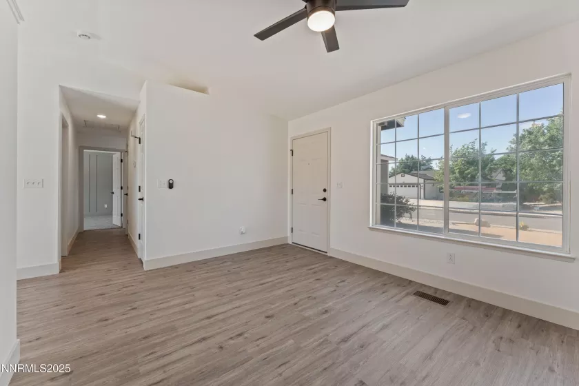 5824 Lightning, Sun Valley, Nevada 89433, 3 Bedrooms Bedrooms, ,2 BathroomsBathrooms,Residential,Residential,Lightning,250052260
