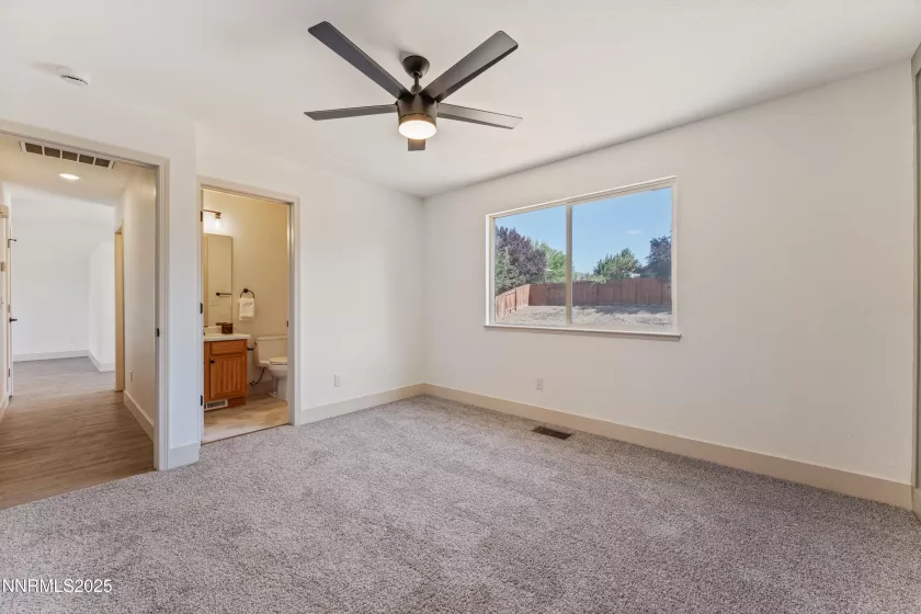 5824 Lightning, Sun Valley, Nevada 89433, 3 Bedrooms Bedrooms, ,2 BathroomsBathrooms,Residential,Residential,Lightning,250052260
