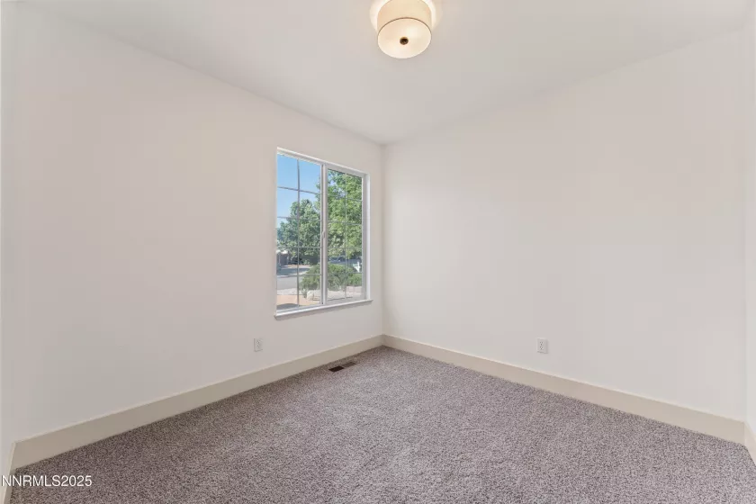 5824 Lightning, Sun Valley, Nevada 89433, 3 Bedrooms Bedrooms, ,2 BathroomsBathrooms,Residential,Residential,Lightning,250052260