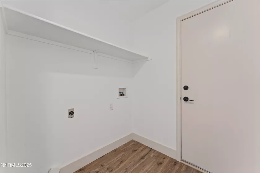 5824 Lightning, Sun Valley, Nevada 89433, 3 Bedrooms Bedrooms, ,2 BathroomsBathrooms,Residential,Residential,Lightning,250052260