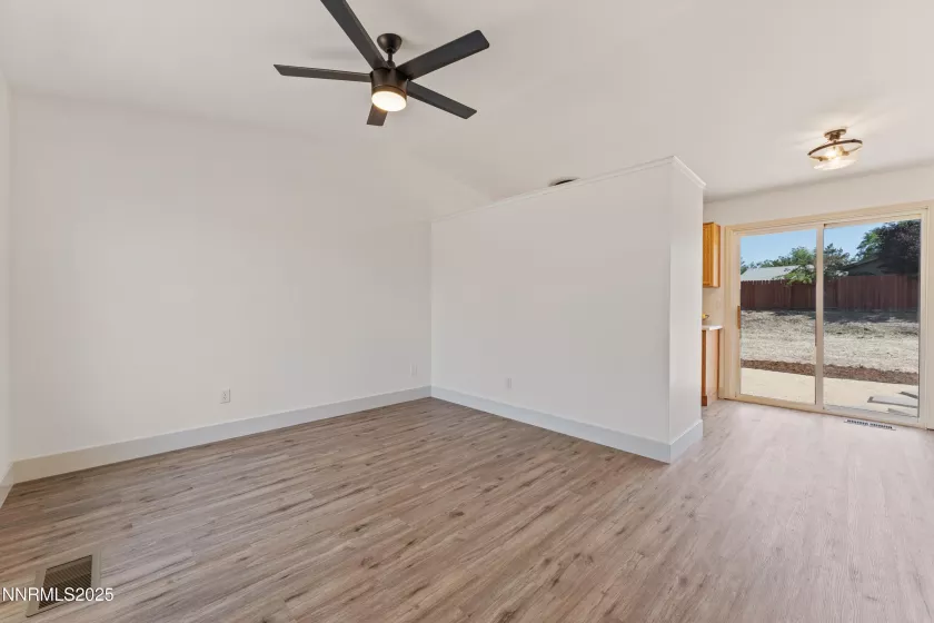 5824 Lightning, Sun Valley, Nevada 89433, 3 Bedrooms Bedrooms, ,2 BathroomsBathrooms,Residential,Residential,Lightning,250052260