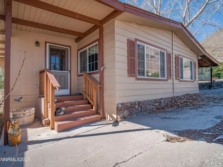119962 Us Highway 395, Topaz, California 96133, 3 Bedrooms Bedrooms, ,2 BathroomsBathrooms,Residential,Residential,Us Highway 395,250052261