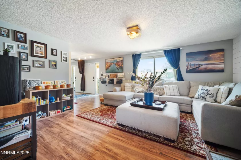 1165 Autumn Hills, Reno, Nevada 89511, 3 Bedrooms Bedrooms, ,3 BathroomsBathrooms,Residential,Residential,Autumn Hills,250052262