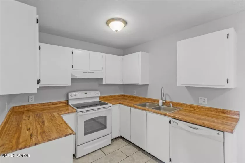 2090 Highview, Reno, Nevada 89512, 2 Bedrooms Bedrooms, ,2 BathroomsBathrooms,Residential,Residential,Highview,250052263