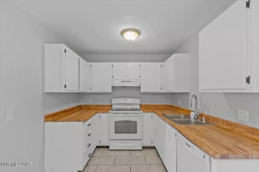 2090 Highview, Reno, Nevada 89512, 2 Bedrooms Bedrooms, ,2 BathroomsBathrooms,Residential,Residential,Highview,250052263