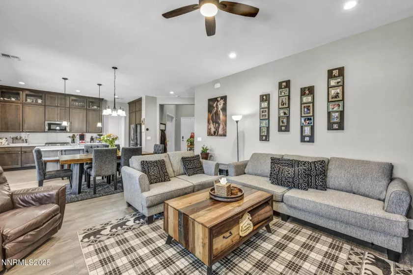 2109 Cast Iron, Reno, Nevada 89521, 2 Bedrooms Bedrooms, ,2 BathroomsBathrooms,Residential,Residential,Cast Iron,250052264
