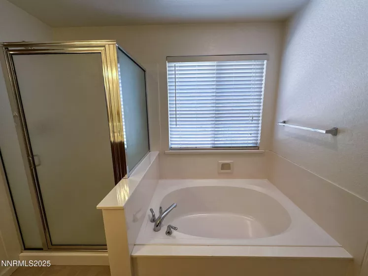 2350 Glen Eagles, Reno, Nevada 89523, 4 Bedrooms Bedrooms, ,3 BathroomsBathrooms,Residential,Residential,Glen Eagles,250052266