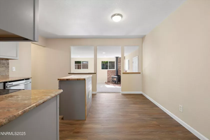 1355 Rayburn, Reno, Nevada 89503, 3 Bedrooms Bedrooms, ,2 BathroomsBathrooms,Residential,Residential,Rayburn,250052274