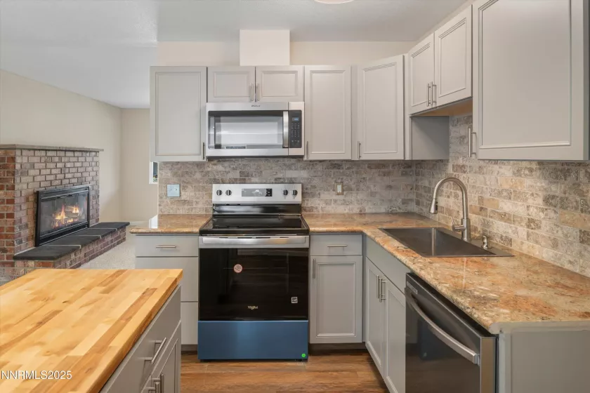 1355 Rayburn, Reno, Nevada 89503, 3 Bedrooms Bedrooms, ,2 BathroomsBathrooms,Residential,Residential,Rayburn,250052274