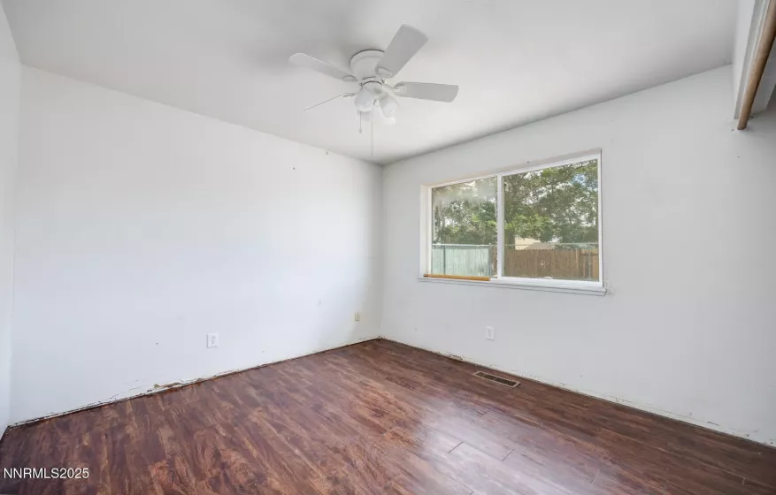 1021 Whitaker, Fallon, Nevada 89406, 3 Bedrooms Bedrooms, ,2 BathroomsBathrooms,Residential,Residential,Whitaker,250052279