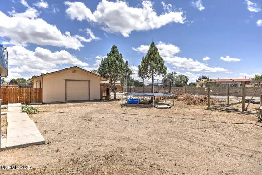 1021 Whitaker, Fallon, Nevada 89406, 3 Bedrooms Bedrooms, ,2 BathroomsBathrooms,Residential,Residential,Whitaker,250052279