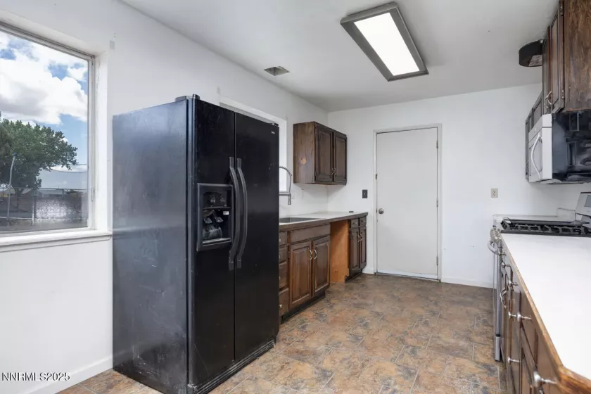 1021 Whitaker, Fallon, Nevada 89406, 3 Bedrooms Bedrooms, ,2 BathroomsBathrooms,Residential,Residential,Whitaker,250052279
