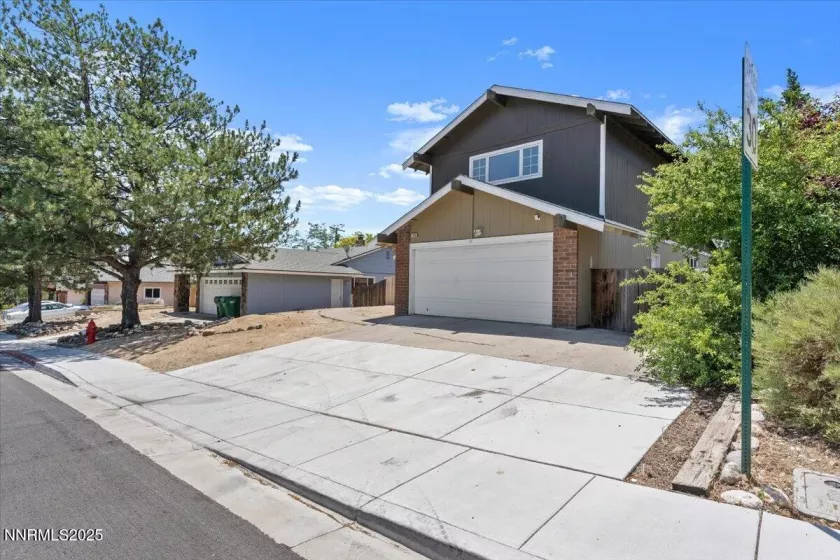 2060 Kings, Reno, Nevada 89503, 3 Bedrooms Bedrooms, ,3 BathroomsBathrooms,Residential,Residential,Kings,250052282