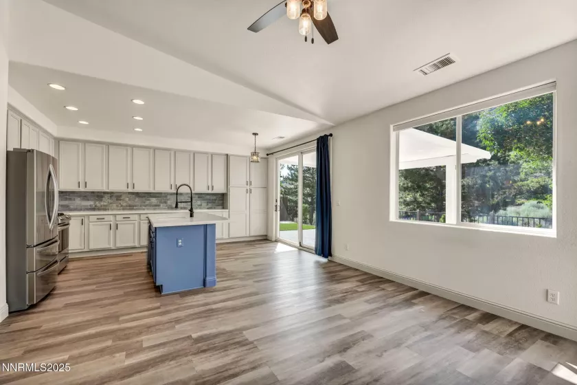 201 Sussex, Carson City, Nevada 89703, 2 Bedrooms Bedrooms, ,2 BathroomsBathrooms,Residential,Residential,Sussex,250052284