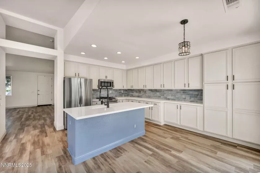 201 Sussex, Carson City, Nevada 89703, 2 Bedrooms Bedrooms, ,2 BathroomsBathrooms,Residential,Residential,Sussex,250052284