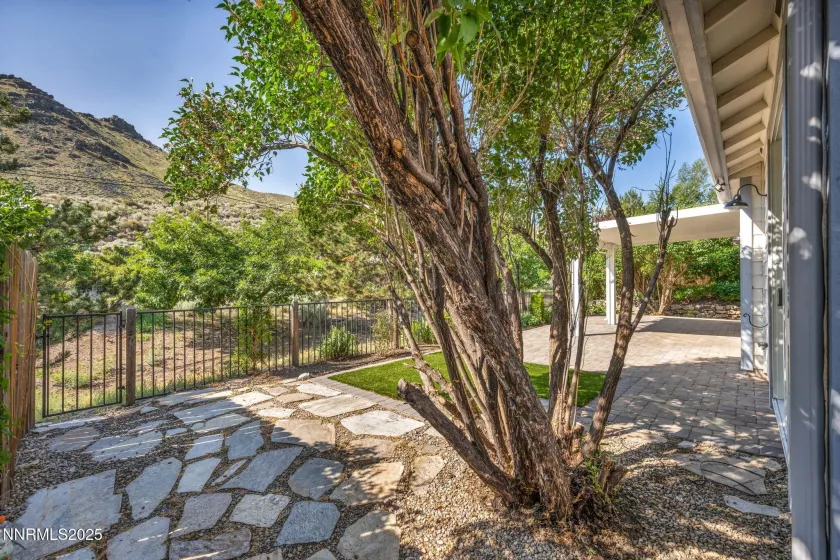 201 Sussex, Carson City, Nevada 89703, 2 Bedrooms Bedrooms, ,2 BathroomsBathrooms,Residential,Residential,Sussex,250052284