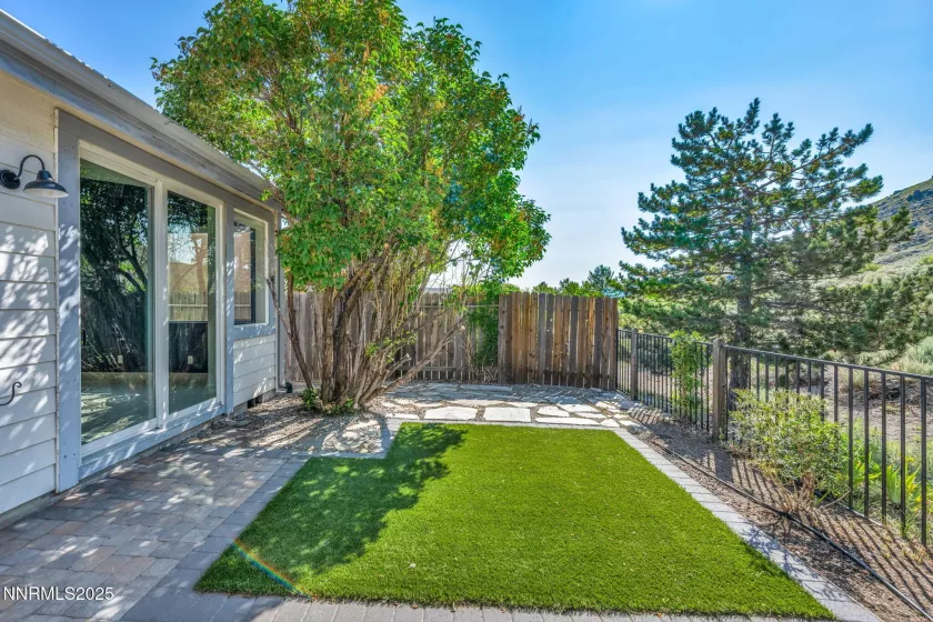 201 Sussex, Carson City, Nevada 89703, 2 Bedrooms Bedrooms, ,2 BathroomsBathrooms,Residential,Residential,Sussex,250052284