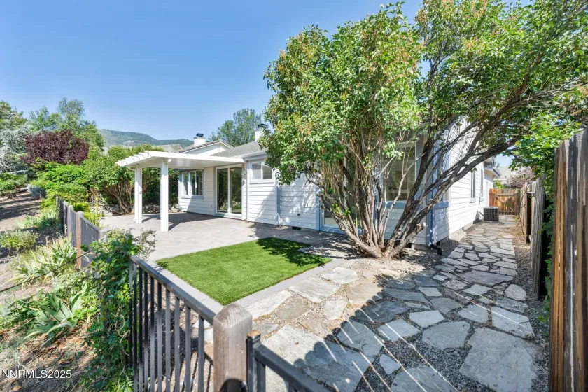201 Sussex, Carson City, Nevada 89703, 2 Bedrooms Bedrooms, ,2 BathroomsBathrooms,Residential,Residential,Sussex,250052284