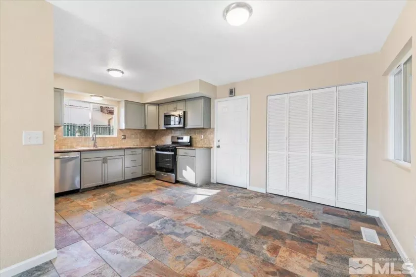 630 Teel, Sparks, Nevada 89431, 4 Bedrooms Bedrooms, ,2 BathroomsBathrooms,Residential,Residential,Teel,240014556