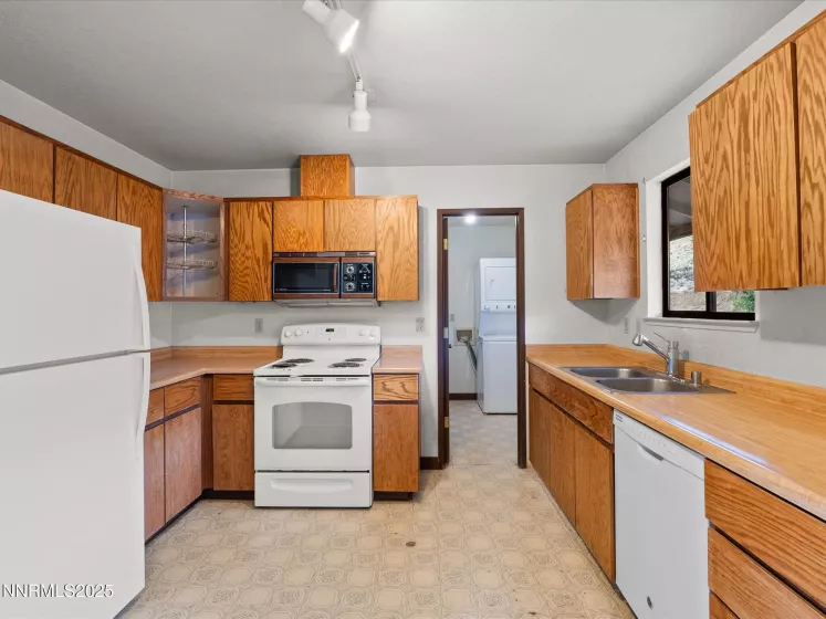 515 Oregon, Reno, Nevada 89506, 2 Bedrooms Bedrooms, ,2 BathroomsBathrooms,Residential,Residential,Oregon,250052286