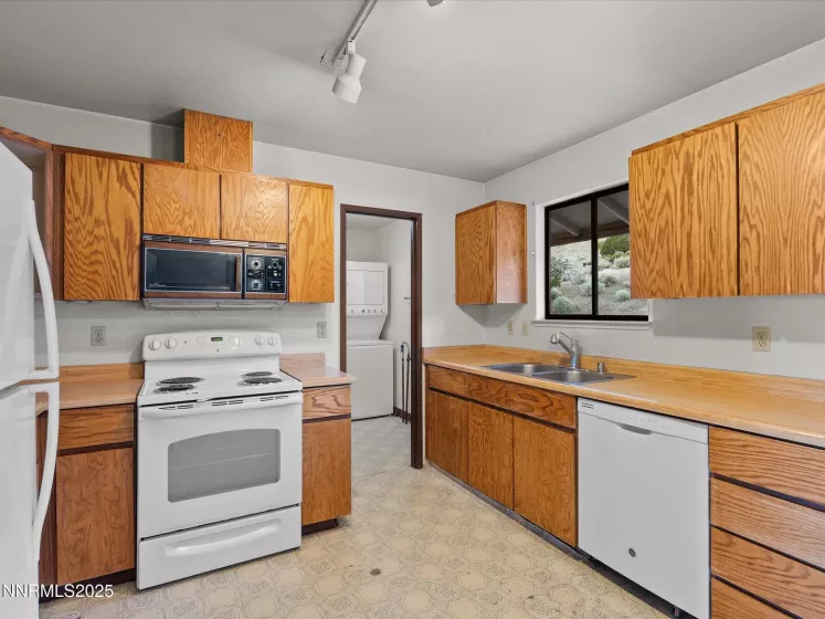 515 Oregon, Reno, Nevada 89506, 2 Bedrooms Bedrooms, ,2 BathroomsBathrooms,Residential,Residential,Oregon,250052286