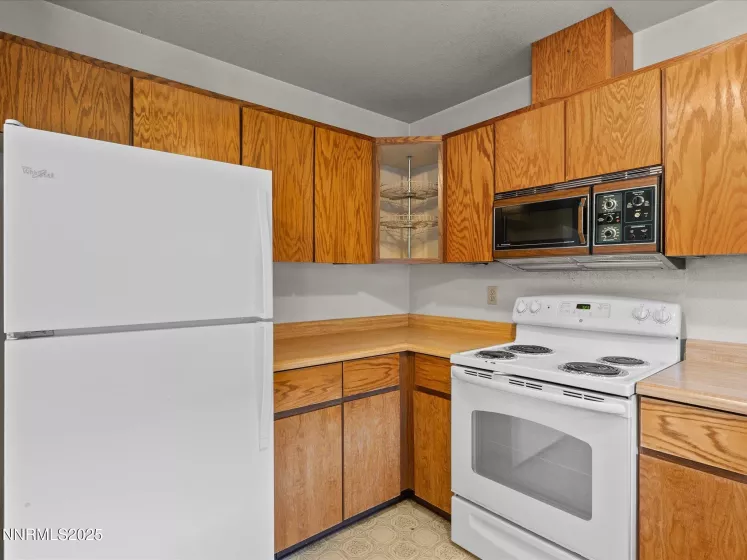 515 Oregon, Reno, Nevada 89506, 2 Bedrooms Bedrooms, ,2 BathroomsBathrooms,Residential,Residential,Oregon,250052286
