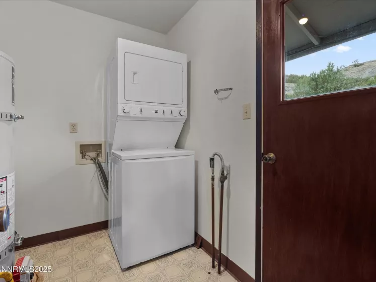 515 Oregon, Reno, Nevada 89506, 2 Bedrooms Bedrooms, ,2 BathroomsBathrooms,Residential,Residential,Oregon,250052286