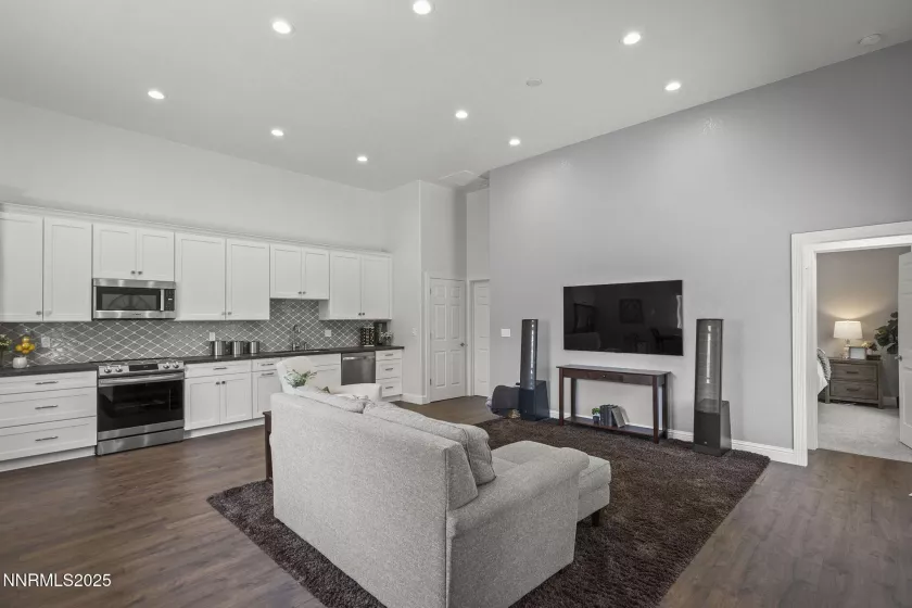 2777 Wellington & Guest House, Carson City, Nevada 89703, 4 Bedrooms Bedrooms, ,4 BathroomsBathrooms,Residential,Residential,Wellington & Guest House,250052289
