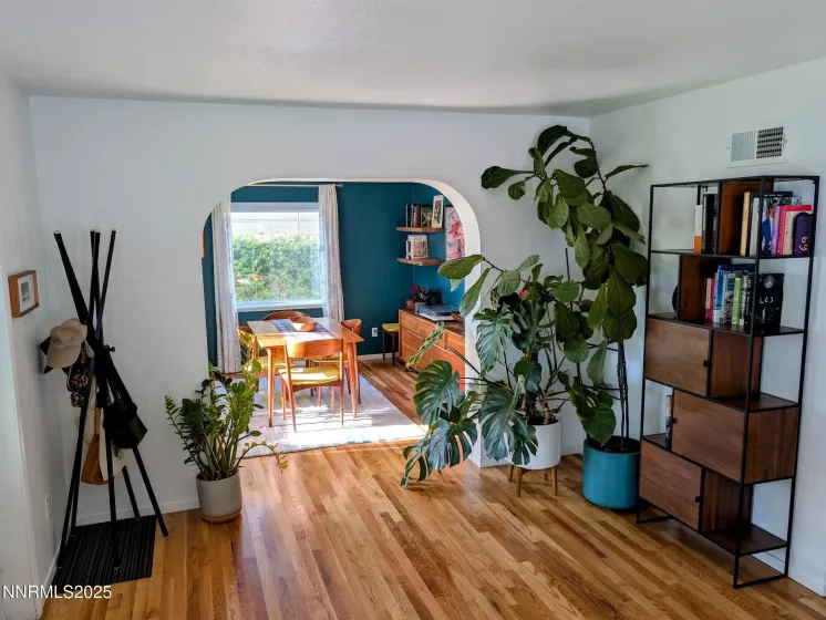 1640 Liston, Reno, Nevada 89502, 3 Bedrooms Bedrooms, ,2 BathroomsBathrooms,Residential,Residential,Liston,250052294